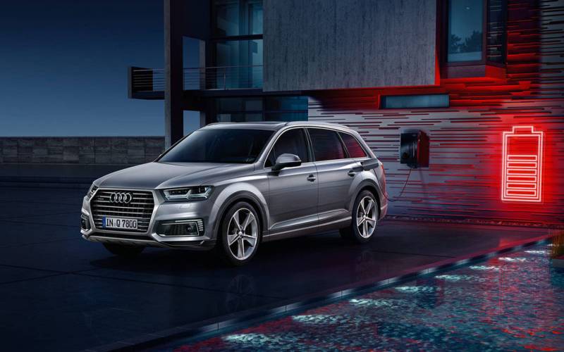 Audi Q7 E Tron Quattro Hybrid 2018 Suv Drive
